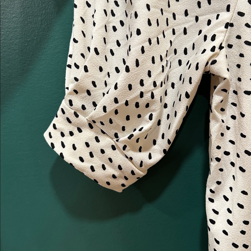 H&M Cream Short Sleeve Top with Black Dot Print - Picture 4 of 4